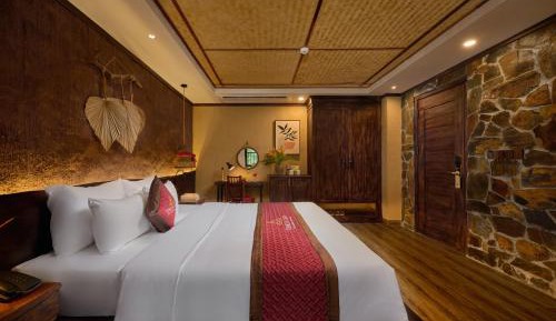 Deluxe Double Room with Bath