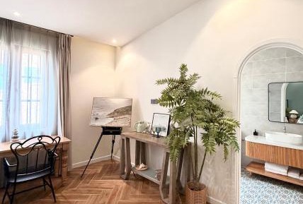 Deluxe Family Room