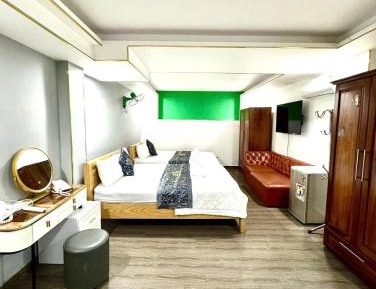 Deluxe Family Room