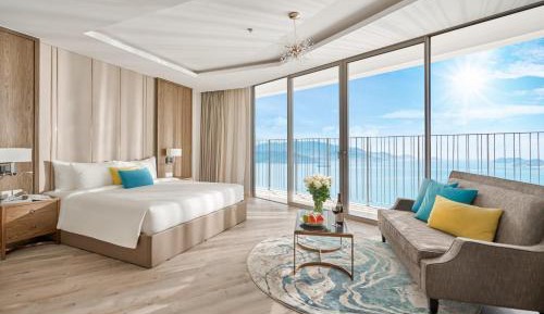 Deluxe Suite with Spa Bath