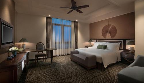 Deluxe Double Room (2 Adults + 1 Child)
