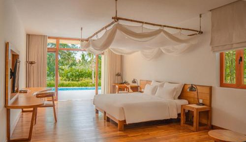 Lagoon One Bedroom Pool Villa with King Bed
