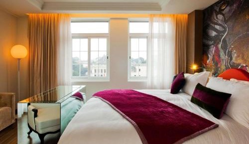 King Suite with Opera House View