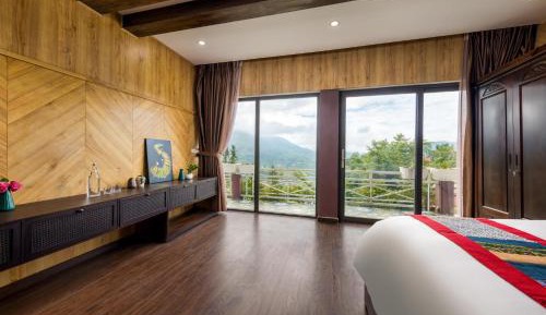 King Room with Mountain View