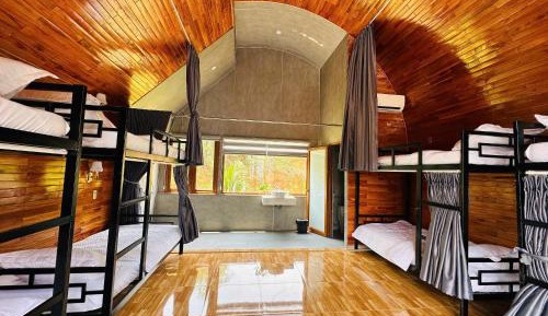 Mixed Dormitory Room