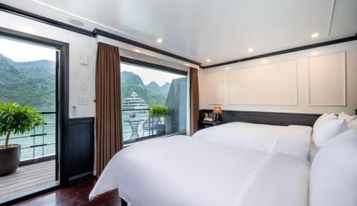 Deluxe Suite with Sea View