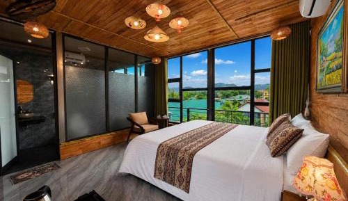 King Room with Mountain View