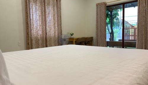 Family Room with Garden View
