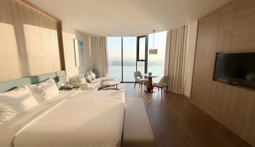 One-Bedroom Apartment with Sea View