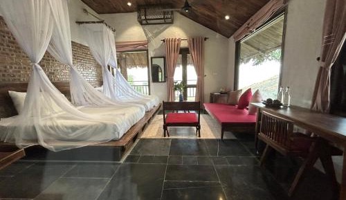 Deluxe Bungalow with Garden View