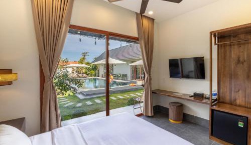 Double Room with Pool View