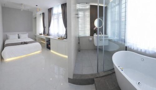 King Suite with Spa Bath