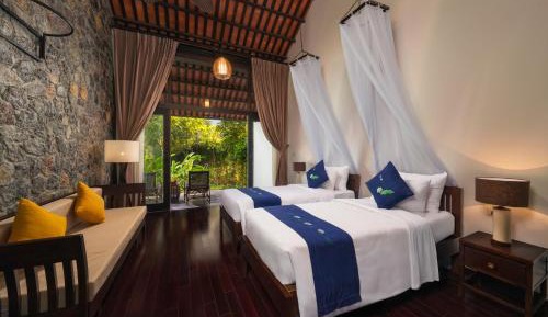 Twin Room with Mountain View
