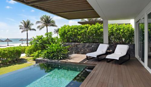 2 Bedrooms Villa, Private Pool, Beach Front- King Beds