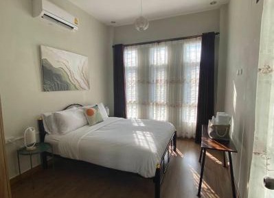 One-Bedroom Apartment with Garden