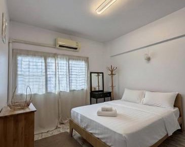 Standard Queen Room