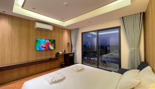 King Room with Pool View