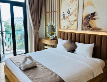 King Room with Balcony