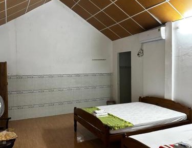 Twin Room with Shared Bathroom