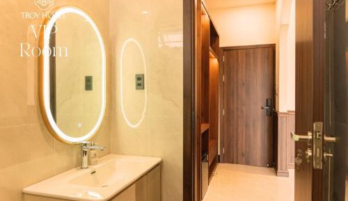 Superior Twin Room with City View