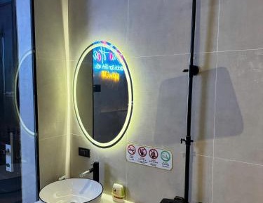 Queen Suite with Spa Bath