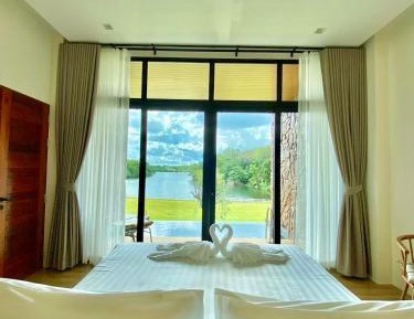 Suite with River View