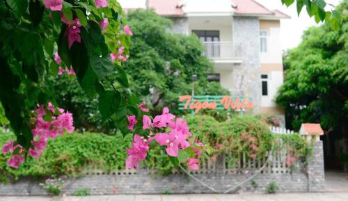 Villa with Garden View