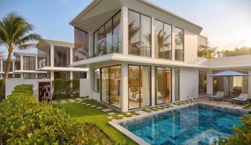 Three-Bedroom Garden View Pool Villa