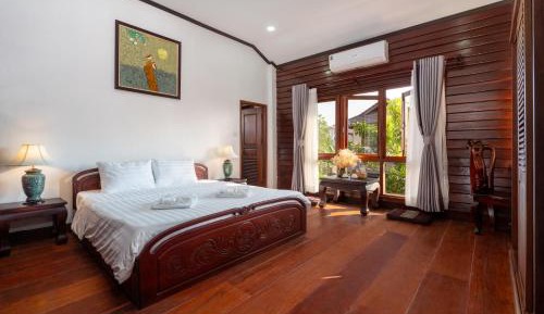 King Room with Balcony