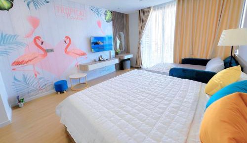 One-Bedroom Apartment with Balcony and Sea View