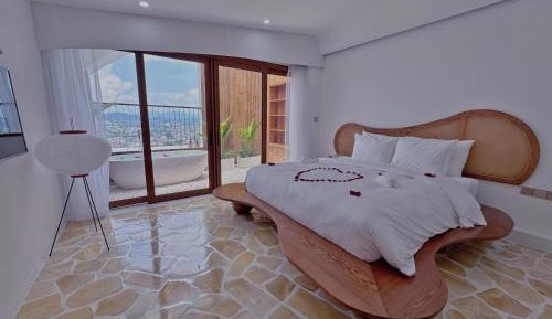 Three-Bedroom Premium Apartment with Balcony