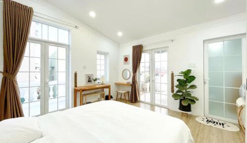 Deluxe Double Room with Balcony and Sea View