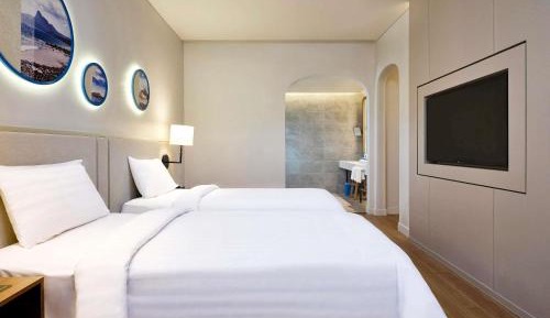 Superior Twin Room Hillside - Across Street