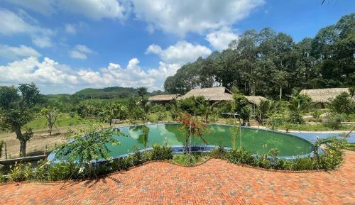 King Suite with Pool View