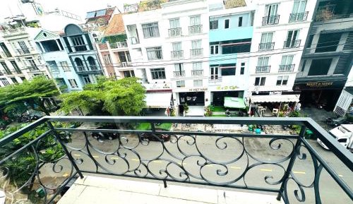 Apartment with Balcony