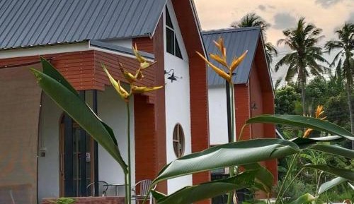 Villa with Garden View