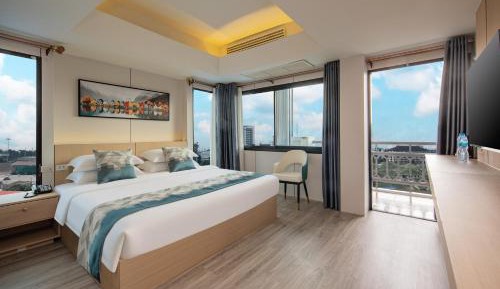 Deluxe King Room