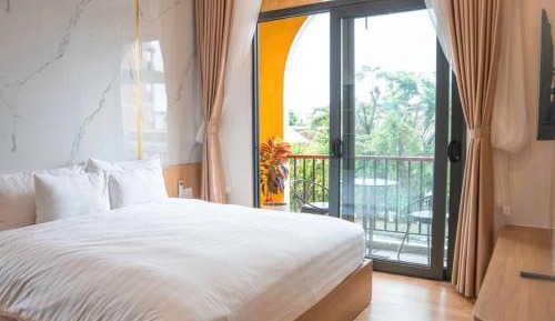 King Room with Balcony