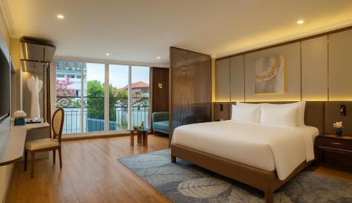 Suite City View with Balcony