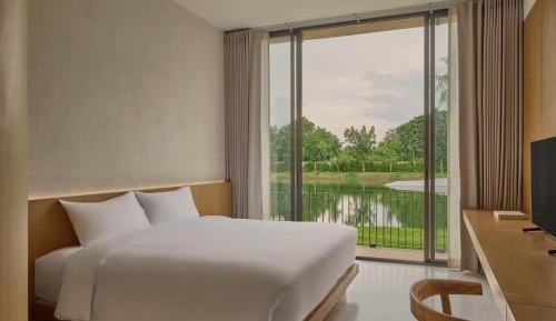 King Room with Lake View
