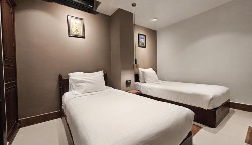 Standard Twin Room with No View