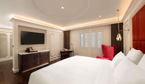 Grand Deluxe King Room