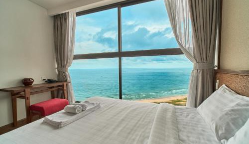 Two-Bedroom Apartment with Balcony and Sea View