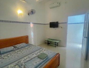 Deluxe Room (2 Adults + 1 Child)