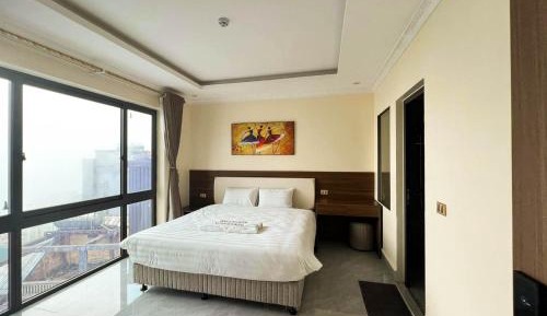 Deluxe King Room