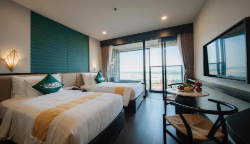 Deluxe Double or Twin Room with City View
