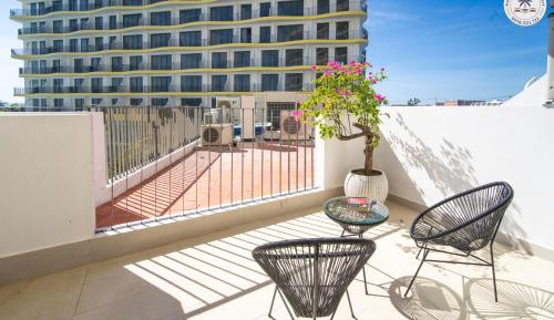 Apartment with Pool View 