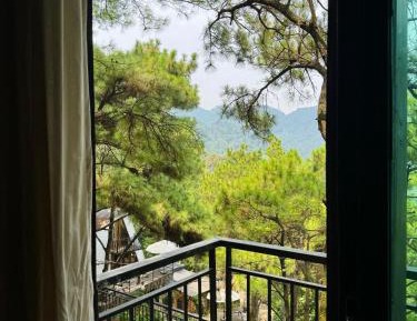 Queen Room with Balcony