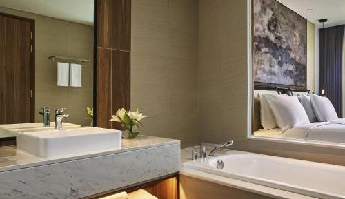 Superior King Room with Balcony and Sea View