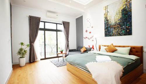 Studio with Balcony